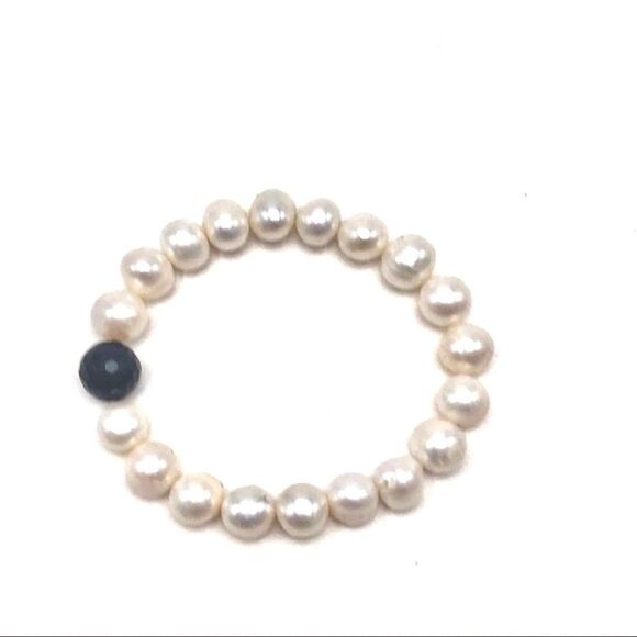 HELZBERG DIAMONDS Freshwater pearl bracelet. - Picture 1 of 2